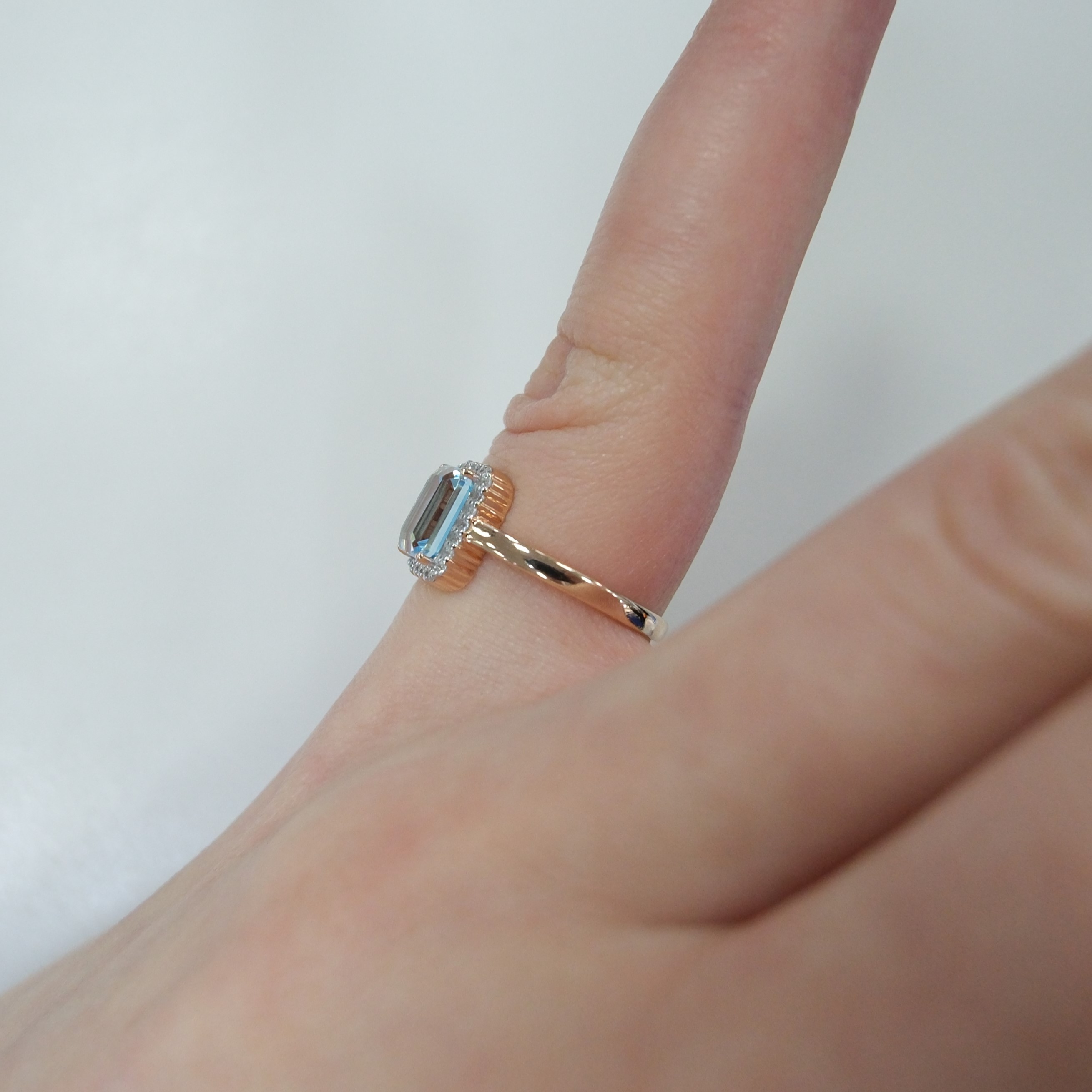 Серебряное кольцо с топазом
